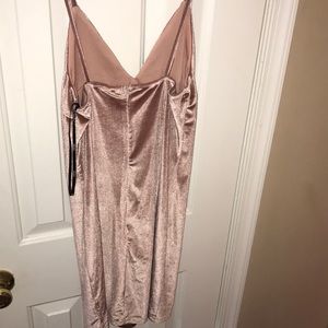 Forever 21 velvet pink dress✨💕